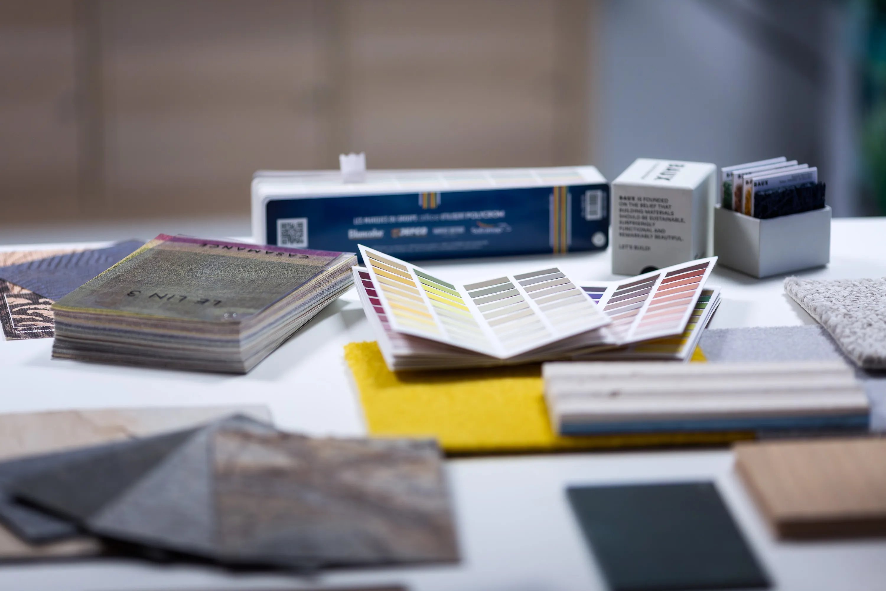Échantillons de matériaux et de couleurs sélectionnés pour un projet