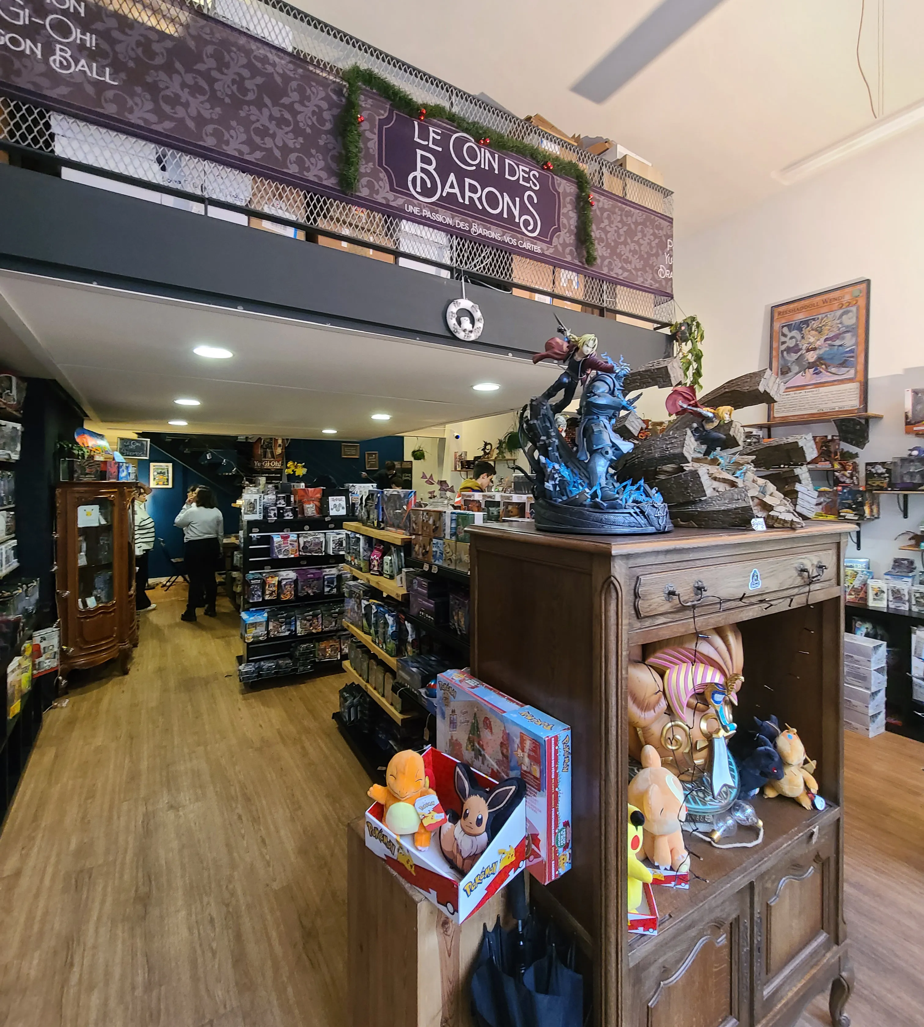 Projet Coin des Barons - Projet professionnel commerce à Bordeaux en Gironde, proche de Mérignac et bassin d'arcachon.
Etude et conception d'une identité visuelle pour une boutique locale. Le travail de la gestion des flux, de valorisation de l’offre ainsi que de l’esthétique du point de vente permet l’augmentation du chiffre d’affaires. 
Alexandre Cousseau architecte d'intérieur à Redon Pays de la Loire