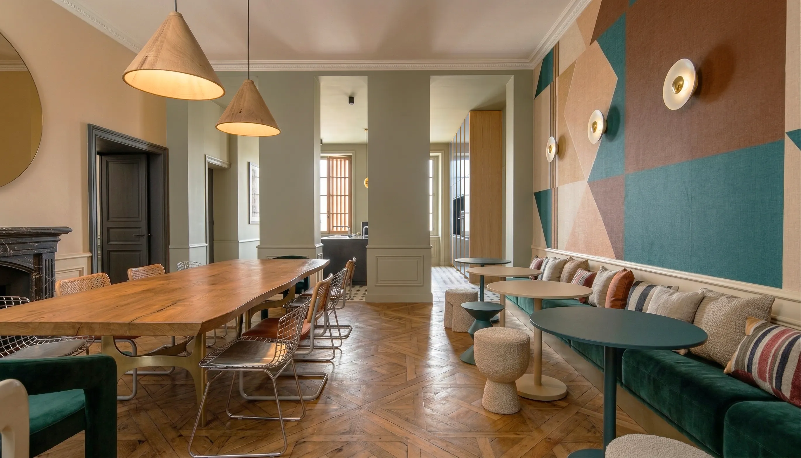 Projet Persagotière - Projet professionnel de bureaux Nantes en Loire Atlantique proche de Redon. Réhabilitation d'un château classé au patrimoine en espace de travail partagés : bureaux de coworking.
Contexte de télétravail. Alexandre Cousseau architecte d'intérieur à Redon Pays de la Loire